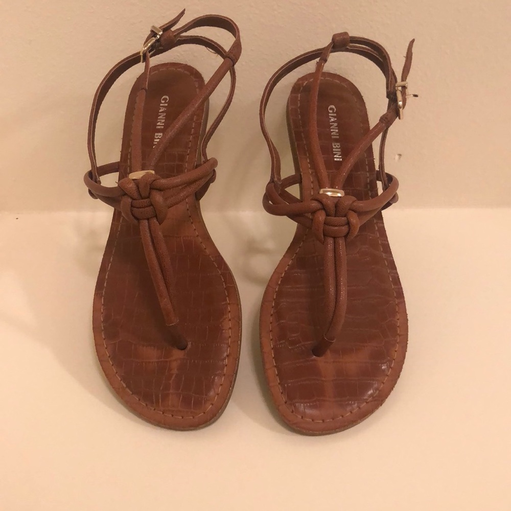 Gianni Bini Sandles 🌻
